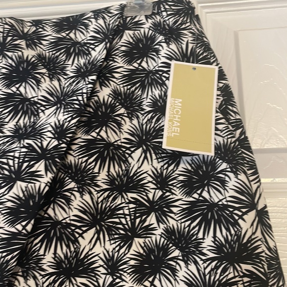 Michael Kors size 12 Skort NWT - Picture 3 of 3